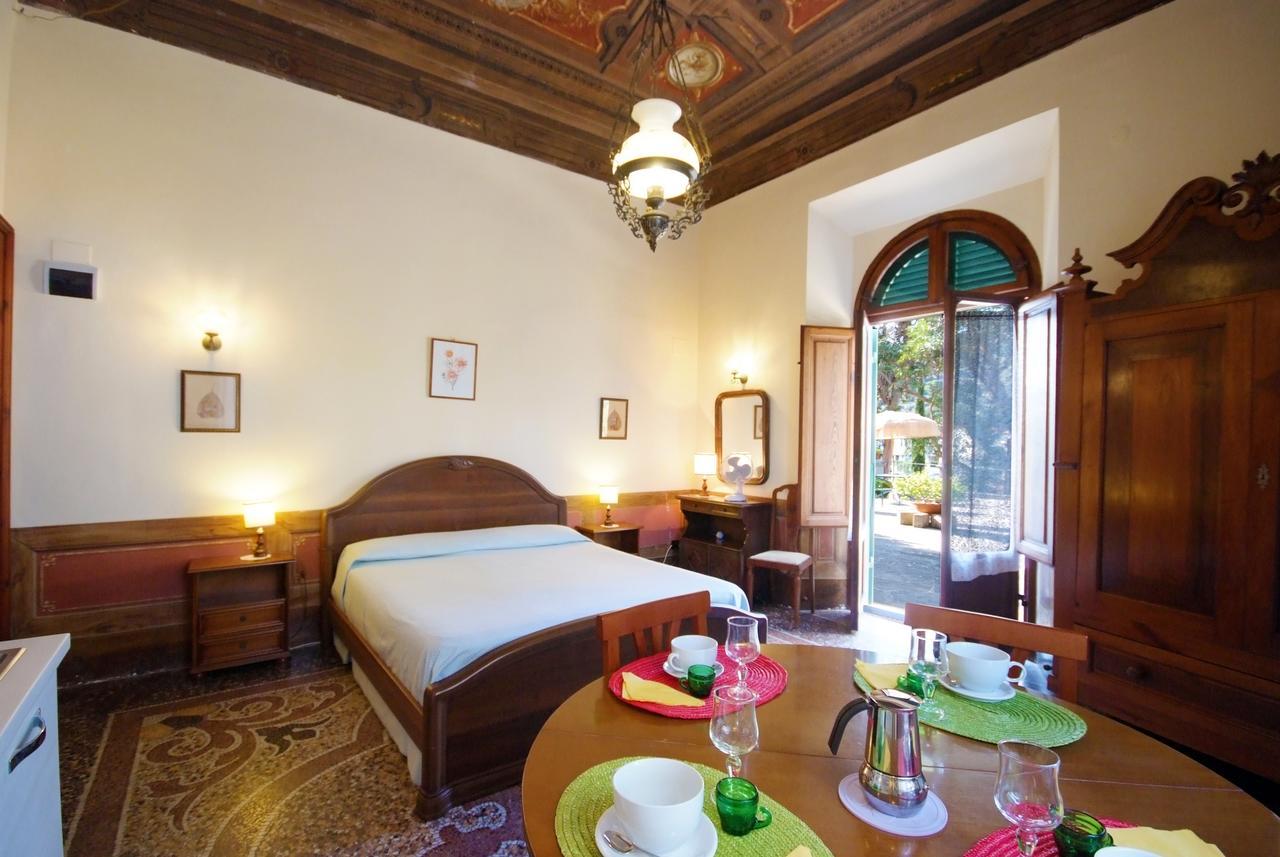 Villa Teresa Porto Azzurro Exterior photo